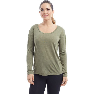 Koszulka "Micah" w kolorze khaki. Brązowe bluzki marki BALANCE COLLECTION, z okrągłym kołnierzem, z długim rękawem. W wyprzedaży za 65,95 zł.