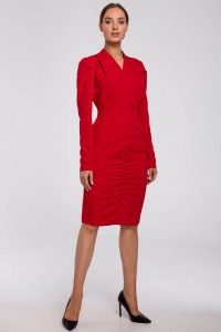 Sukienka elegancka kopertowa sukienka midi z marszczeniami czerwona. Czerwone sukienki Sukienki.shop, do pracy, xxl, bez wzorów, biznesowe, bez kołnierzyka, bez ramiączek, midi, kopertowe. W wyprzedaży za 209,00 zł.