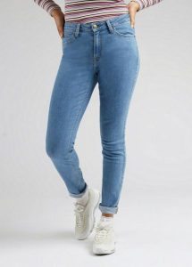 LEE DAMSKIE SPODNIE JEANSOWE LEE SCARLETT HIGH JUST A BREESE L626FAB38 112328321. Jeansy Lee, bez wzorów, z jeansu. Za 229,99 zł.