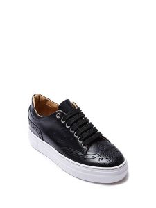 British Passport Skórzane sneakersy w kolorze czarnym rozmiar: 38. Czarne trampki British Passport, bez wzorów, ze skóry, bez zapięcia. Za 291,93 zł.