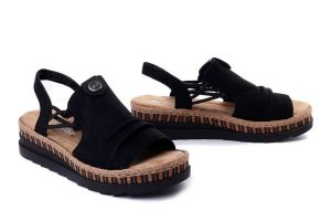 RIEKER V7972-00 black, sandały damskie. Czarne sandały Rieker, bez wzorów, bez obcasa, na koturnie, bez zapięcia. Za 319,90 zł.