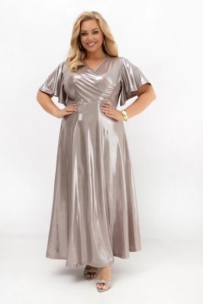 Sukienka maxi kopertowa Silver Glam z połyskiem na wesele, bal i eleganckie przyjęcia PLUS SIZE OVERSIZE LATO. Szare sukienki Moda Size Plus Iwanek, na imprezę, na lato, l, bez wzorów, z elastanu, eleganckie, bez kołnierzyka, plus size, bez ramiączek, maxi, kopertowe. Za 379,90 zł.
