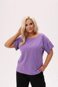 Basicowa bluzka Fala w kolorze pastelowego fioletu z falującym rękawem PLUS SIZE XXL OVERSIZE. Czerwone bluzki Moda Size Plus Iwanek, l, bez wzorów, z bawełny, biznesowe, bez kołnierzyka, plus size, bez ramiączek. Za 149,90 zł.