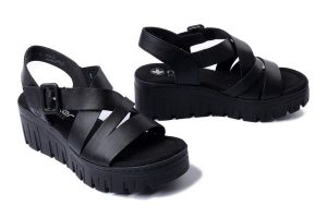 RIEKER 68063-00 black, sandały damskie. Czarne sandały Rieker, bez wzorów, bez obcasa, na koturnie, bez zapięcia. Za 223,93 zł.