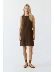 Oui Sukienka w kolorze brązowym rozmiar: 44. Brązowe sukienki Oui, na co dzień, bez wzorów, ze lnu, bez kołnierzyka, bez ramiączek, mini, proste. Za 209,82 zł.
