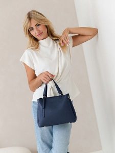 Lia Biassoni Skórzana torebka "Bardine" w kolorze granatowym - 28 x 21 x 15 cm rozmiar: onesize. Niebieskie torebki klasyczne Lia Biassoni, bez wzorów, z materiału, na ramię, bez dodatków. Za 304,99 zł.