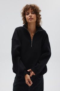 Bluza oversize z zamkiem w kolorze TOTALLY BLACK - STATE-UNI. Czarne bluzy Marsala, bez wzorów, z bawełny, bez kaptura. Za 299,90 zł.