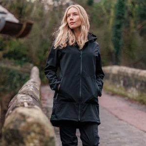 Dlx Samantha - Damska kurtka softshellowa Dlx Eco w kolorze czarnym. Czarne kurtki DLX, bez wzorów, z polaru, bez kaptura. Za 517,99 zł.