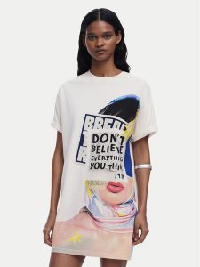 Desigual Sukienka codzienna Berlin 25SWVK20 Beżowy Regular Fit. Brązowe kombinezony Desigual, s, bez wzorów, z bawełny, bez kołnierzyka, bez ramiączek. Za 269,99 zł.
