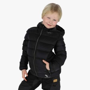 Kurtka puchowa junior hiking wodoodporna wiatroszczelna Östersund 2.0. Czarne kurtki SWEDEMOUNT, m, bez wzorów, z puchu, bez kaptura. Za 499,99 zł.