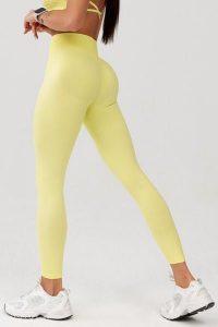 Damskie legginsy bezszwowe Rough Radical Seamless Glow Long. Czerwone legginsy ROUGH RADICAL, bez wzorów, z dzianiny, z podwyższonym stanem, długie. Za 159,90 zł.