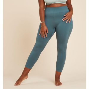 Legginsy do jogi damskie Kimjaly 7/8. Czarne legginsy DOMYOS, bez wzorów, z elastanu, z podwyższonym stanem. Za 149,99 zł.