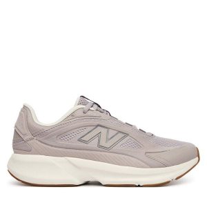 Buty na siłownię New Balance. Fioletowe buty sportowe New Balance, bez wzorów, bez zapięcia, na fitness i siłownię. Za 399,99 zł.