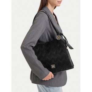 Torebka Nine West. Czarne torebki klasyczne Nine West, bez wzorów, bez dodatków. Za 229,99 zł.