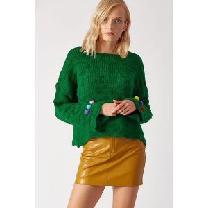 Sweter w kolorze zielonym. Długie swetry marki Robin. W wyprzedaży za 159,95 zł.
