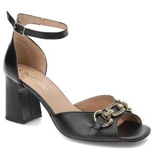 Czarne Sandały Chebello Eleganckie Buty Na Słupku. Czarne sandały CheBello, z aplikacjami, ze skóry, bez obcasa, na obcasie, bez zapięcia. Za 449,00 zł.