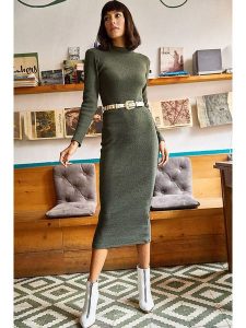 Olalook Sukienka dzianinowa w kolorze khaki rozmiar: onesize. Brązowe sukienki Olalook, bez wzorów, z dzianiny, bez kołnierzyka, bez ramiączek, maxi. Za 56,93 zł.