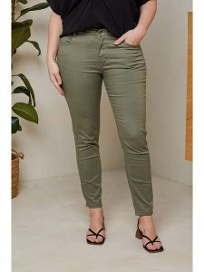 Curvy Lady Dżinsy - Slim fit - w kolorze zielonym rozmiar: 42. Zielone jeansy Curvy Lady, bez wzorów, z standardowym stanem. Za 149,31 zł.