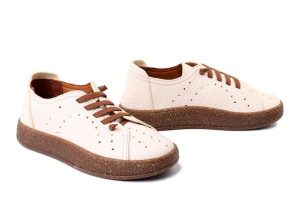 KOCH 151062 off white floater perform, półbuty damskie. Brązowe półbuty KOCH, na lato, bez wzorów, ze skóry, bez obcasa, bez zapięcia. Za 263,42 zł.