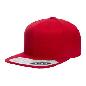 110 Czapka Z Daszkiem Typu Snapback. Czerwone czapki FLEXFIT, bez wzorów. Za 95,99 zł.