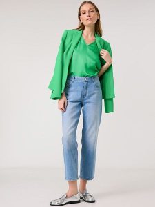 Gerry Weber Bluzka w kolorze zielonym rozmiar: 44. Zielone bluzki Gerry Weber, s, bez wzorów, z wiskozy, klasyczne, bez kołnierzyka, bez ramiączek. Za 114,17 zł.
