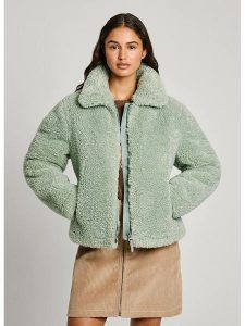 Pepe Jeans Kurtka pluszowa w kolorze jasnozielonym rozmiar: M. Zielone kurtki Pepe Jeans, m, bez wzorów, z jeansu, bez kaptura. Za 390,92 zł.