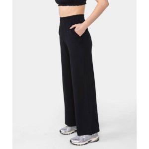 Spodnie wiskozowe Carpatree Cozy Leisure czarne. Czarne spodnie dresowe Carpatree, s, bez wzorów, z dzianiny. W wyprzedaży za 199,99 zł.
