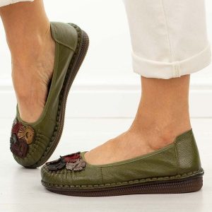 Zielone skórzane półbuty damskie Potocki 15309. Zielone półbuty POTOCKI, na jesień, bez wzorów, z jeansu, z okrągłym noskiem, bez obcasa, na płaskiej podeszwie, bez zapięcia. Za 219,00 zł.