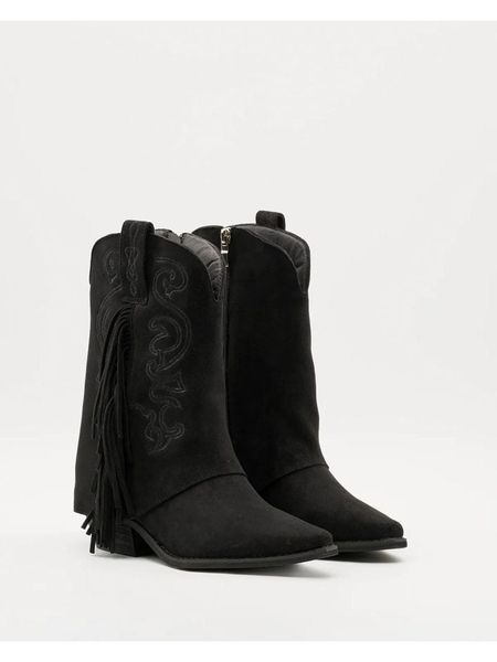 Bellucci Kowbojki w kolorze czarnym rozmiar: 38. Czarne buty zimowe Bellucci, na zimę, bez wzorów, bez obcasa, bez zapięcia. Za 159,95 zł.