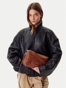 Pikolinos Torebka Wha-1113C1 Brązowy. Brązowe torebki klasyczne Pikolinos, bez wzorów, ze skóry, bez dodatków. Za 638,99 zł.