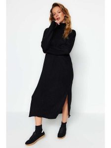 Trendyol Sukienka w kolorze czarnym rozmiar: S. Czarne sukienki Trendyol, s, bez wzorów, bez kołnierzyka, bez ramiączek, maxi. Za 105,63 zł.
