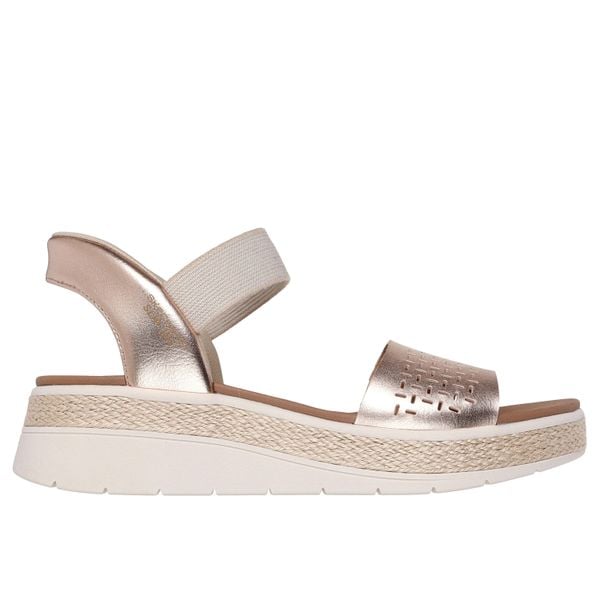 Damskie sandały na koturnie Skechers Bobs Sun Ray. Czerwone sandały Skechers, bez wzorów, bez obcasa, na koturnie, bez zapięcia. Za 323,00 zł.