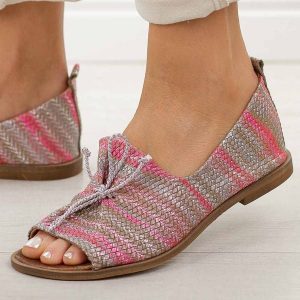 Multi róż n02 skórzane Polskie sandały damskie z zakrytą piętą Deoni D488. Czerwone sandały Deoni, bez wzorów, ze skóry, bez obcasa, bez zapięcia. Za 419,00 zł.