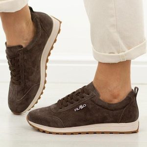 D. Brązowe skórzane półbuty damskie Filippo Dp7557/26. Brązowe półbuty Filippo, na jesień, bez wzorów, z jeansu, z okrągłym noskiem, bez obcasa, na płaskiej podeszwie, bez zapięcia. W wyprzedaży za 215,10 zł.