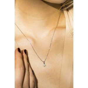 CARATELLI Złota zawieszka "Idylle" z diamentami rozmiar: onesize. Szare zawieszki CARATELLI, z diamentem, złote. Za 462,29 zł.