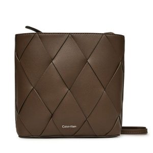 Torebka Calvin Klein. Brązowe listonoszki Calvin Klein, bez wzorów, bez dodatków. Za 649,99 zł.