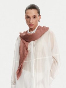 Calvin Klein Chusta K60K608779 Różowy. Czerwone apaszki i chusty Calvin Klein, bez wzorów, z materiału. Za 239,99 zł.
