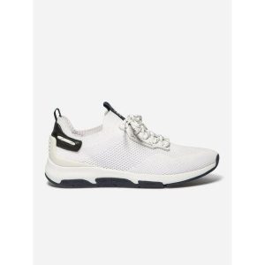Buty z recyklingu dla kobiet TBS Confort. Białe buty sportowe Tbs, bez wzorów, bez zapięcia. W wyprzedaży za 397,05 zł.