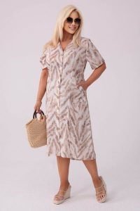 Letnia sukienka Nel w stylu safari PLUS SIZE XXL LATO. Brązowe sukienki Moda Size Plus Iwanek, na plażę, na lato, plus size, bez wzorów, z elastanu, eleganckie, z asymetrycznym kołnierzem, plus size, bez ramiączek, mini, asymetryczne. Za 299,90 zł.