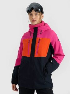 4F Kurtka narciarska w kolorze różowym rozmiar: S. Różowe kurtki sportowe 4f, m, bez wzorów, bez kaptura, narciarskie. Za 588,81 zł.