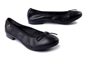 MACIEJKA P6800-01/00-0 czarny, baleriny damskie. Czarne balerinki Maciejka, bez wzorów, bez obcasa, na płaskiej podeszwie, bez zapięcia. Za 209,90 zł.
