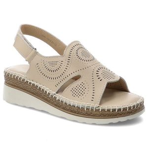 Sandały damskie S.Barski, cholewka ze skóry naturalnej licowej z perforacją pasek wokół pięty z zapięciem na rzep, beżowe, GR61-5916. Brązowe sandały S.BARSKI, w ażurowe wzory, ze skóry, bez obcasa, na koturnie, bez zapięcia. Za 189,00 zł.