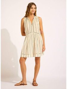 Seafolly Sukienka w kolorze kremowym rozmiar: XS. Białe sukienki Seafolly, na co dzień, xs, bez wzorów, z wiskozy, bez kołnierzyka, bez ramiączek, midi, proste. Za 158,10 zł.