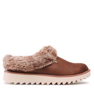 Kapcie Skechers. Brązowe kapcie Skechers, bez wzorów. Za 239,99 zł.