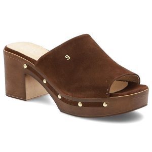 Klapki damskie Simen, skórzane na klocku z ozdobami eleganckie, brązowe, 6844A-K-W. Brązowe klapki Simen, bez wzorów, bez obcasa, na obcasie. Za 339,00 zł.