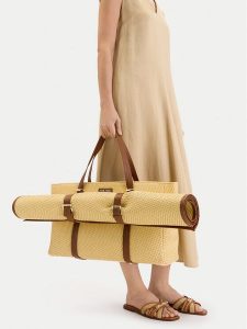 Nine West Torebka EO-Houston Kiss-BW-B16929 Beżowy. Brązowe torebki klasyczne Nine West, bez wzorów, z syntetyku, bez dodatków. Za 299,99 zł.