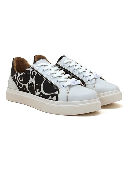 Goby Sneakersy w kolorze biało-czarnym rozmiar: 38. Białe trampki Goby, bez wzorów, bez zapięcia. Za 234,95 zł.