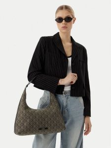 Calvin Klein Torebka Emblem Jacquard LV04F3635G Khaki. Brązowe torebki klasyczne Calvin Klein, bez wzorów, z materiału, bez dodatków. Za 569,99 zł.