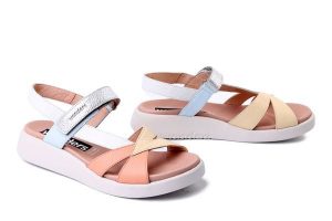 WONDERS C-6552 melon, sandały damskie. Różowe sandały Wonders, bez wzorów, bez obcasa, bez zapięcia. Za 539,90 zł.