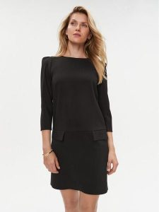 Rinascimento Sukienka codzienna CFC0115556003 Czarny Regular Fit. Czarne sukienki Rinascimento, na co dzień, s, bez wzorów, z syntetyku, bez kołnierzyka, bez ramiączek, proste. Za 619,99 zł.